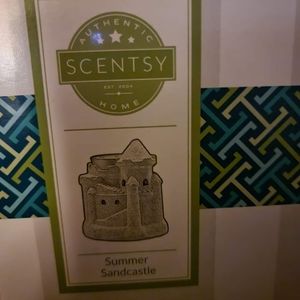 Scentsy Summer Sandcastle warmer (NIB)